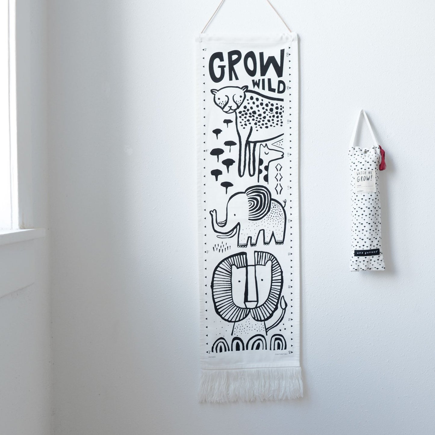 Black & White Canvas Growth Chart, Safari
